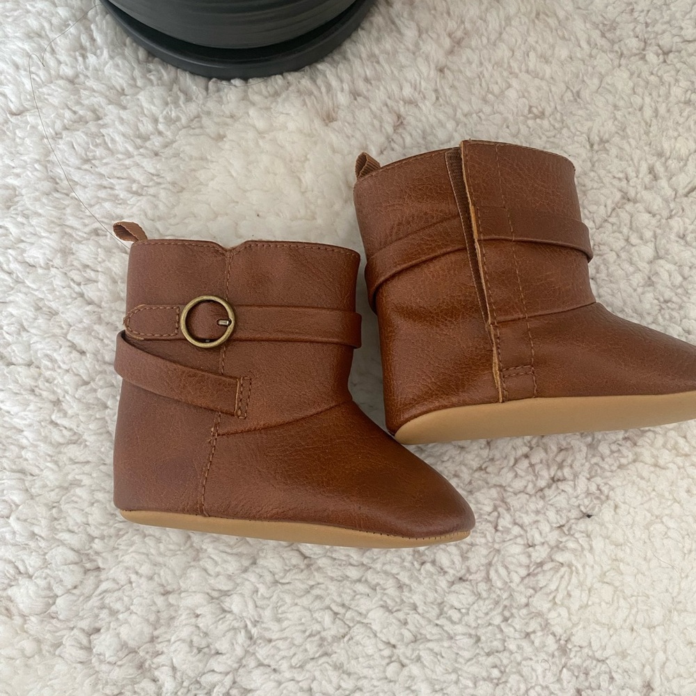 Old Navy Brown  Baby Boots 6-12 Months - Picture 7 of 7